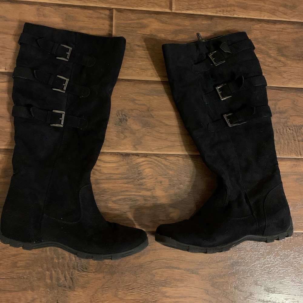 Black warm and cozy ready to run out the door boot